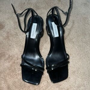 NWOT Steve Madden Heels